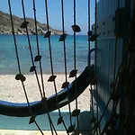 Paradiso Plaka (Milos)