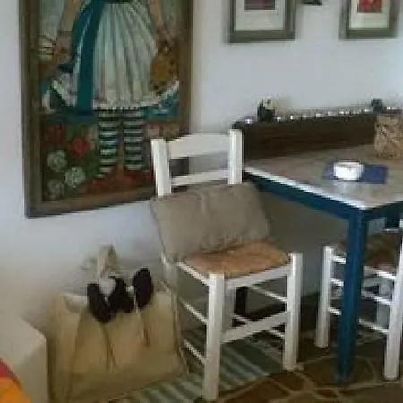 Apartment Studio Paradiso Plaka (Milos)