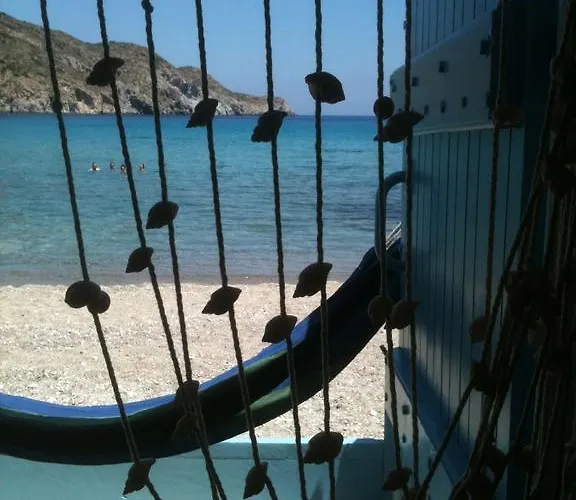 Paradiso Plaka (Milos)